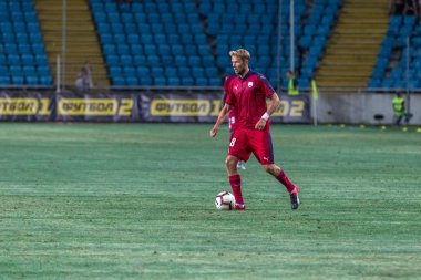 Odessa, Ukrayna - 9 Ağustos 2018: Uefa Avrupa Ligi 2018 Fc Mariupol (Ukrayna) - Fc Girondins de Bordeaux (Fransa) gergin bir futbol maçı Avrupa Ligi. Bordeaux - Fransa - kırmızı