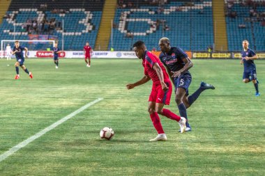 Odessa, Ukrayna - 9 Ağustos 2018: Uefa Avrupa Ligi 2018 Fc Mariupol (Ukrayna) - Fc Girondins de Bordeaux (Fransa) gergin bir futbol maçı Avrupa Ligi. Bordeaux - Fransa - kırmızı