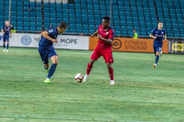 Odessa, Ukrayna - 9 Ağustos 2018: Uefa Avrupa Ligi 2018 Fc Mariupol (Ukrayna) - Fc Girondins de Bordeaux (Fransa) gergin bir futbol maçı Avrupa Ligi. Bordeaux - Fransa - kırmızı