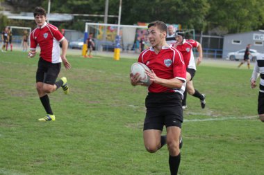 Odessa, Ukrayna - 29 Eylül 2018: Final Oyunları Şampiyonası Ukrayna'nın en güçlü takımları Rugby-7. Rugby topu alan üzerinde. Rugby topu için ağır mücadele sahip. Takım sporcular oyuncular sahada