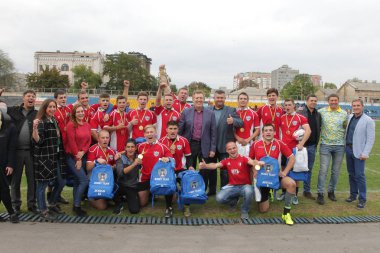 Odessa, Ukrayna - 29 Eylül 2018: Final Oyunları Şampiyonası Ukrayna'nın en güçlü takımları Rugby-7. Rugby topu alan üzerinde. Rugby topu için ağır mücadele sahip. Takım sporcular oyuncular sahada
