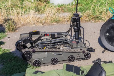 Odessa, Ukrayna - 08.08.2018: Ekipman ve ekipman için nesneleri başarıyor özel polis. Robot manipülatörler, mayın temizliği için tanı cihazları. Mayın temizleme Robot