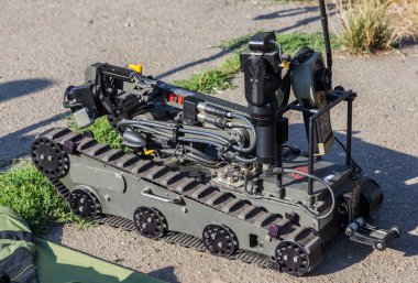 Odessa, Ukrayna - 08.08.2018: Ekipman ve ekipman için nesneleri başarıyor özel polis. Robot manipülatörler, mayın temizliği için tanı cihazları. Mayın temizleme Robot