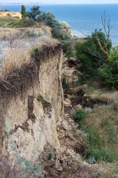 Desastre Deslizamiento Montaña Una Zona Sísmica Peligrosa Grandes Grietas Tierra — Foto de Stock