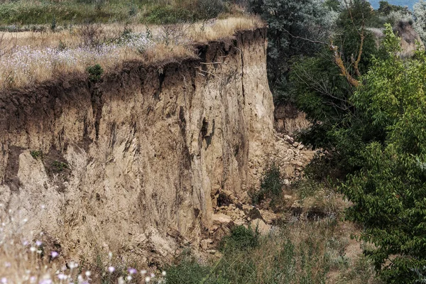 Hegyi Földcsuszamlás Katasztrófa Sesmically Veszélyes Területen Nagy Repedések Föld Süllyedés — Stock Fotó