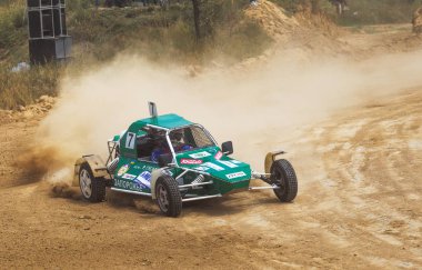 Odessa, Ukrayna - 29 Haziran: Ukrayna Kupası Şampiyonası motocross yarış pisti Zhivagova dağ, Odessa. Yetişkin biniciler ve çocuklar, 29 Haziran 2013 Odessa, Ukrayna