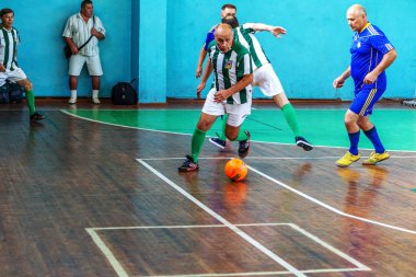 Odessa, Ukrayna -11 Eylül 2016: mini-futbol spor, sporcular büyük 60 + ve 40 + gazileri arasında Ukrayna Kupası. Oyun Futsal Şampiyonası puan. Oyunu mini futbol