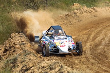 Odessa, Ukrayna - 29 Haziran: Ukrayna Kupası Şampiyonası motocross yarış pisti Zhivagova dağ, Odessa. Yetişkin biniciler ve çocuklar, 29 Haziran 2013 Odessa, Ukrayna