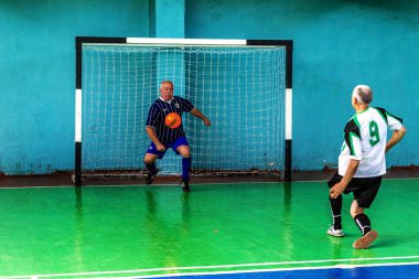 Odessa, Ukrayna -11 Eylül 2016: mini-futbol spor, sporcular büyük 60 + ve 40 + gazileri arasında Ukrayna Kupası. Oyun Futsal Şampiyonası puan. Oyunu mini futbol