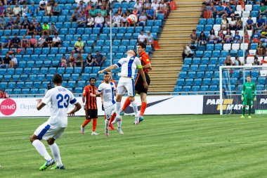 Odessa, Ukrayna - 14 Ağustos 2015: Fc Shakhtar Donetsk ve Fc Dnipro Dnipropetrovsk Ukrayna Kupası maçında top için kavga ediyorlar. Ayrıntı oyunun.