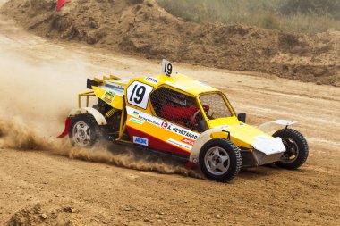 Odessa, Ukrayna - 29 Haziran: Ukrayna Kupası Şampiyonası motocross yarış pisti Zhivagova dağ, Odessa. Yetişkin biniciler ve çocuklar, 29 Haziran 2013 Odessa, Ukrayna