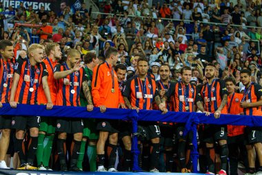 Odessa, Ukrayna - 15 Haziran 2017: Super Bowl Foxtrot. Shakhtar (Donetsk) - Dinamo (Kiev). Şampiyonlar Shakhtar, zafer sevinirler ve ödüllendirici kazandı - ödül Kupası