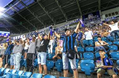 Odessa, Ukrayna - 10 Temmuz 2013: duygusal ultras futbolseverleri sırasında oyun Shakhtar Donetsk ve Chernomorets, 10 Temmuz 2013, Odessa, Ukrayna