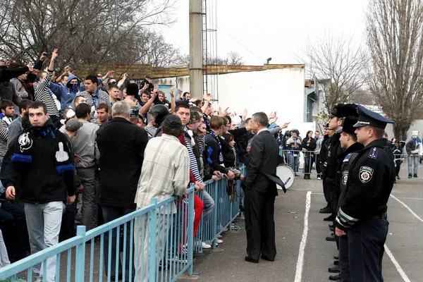 Odessa Ucrania Noviembre 2010 Ultras Emocionales Aficionados Fútbol Durante Partido —  Fotos de Stock