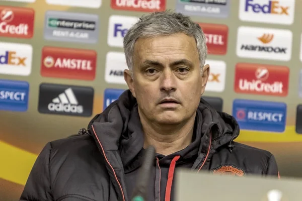Odessa, Ukrayna - 7 Aralık 2016: baş antrenör, Manchester United Fc Yöneticisi Jose Mourinho oyun Uefa Europea Ligi Fc Zarya Lugansk karşı önce basın toplantısında. basın toplantısı Jose Mourinho        