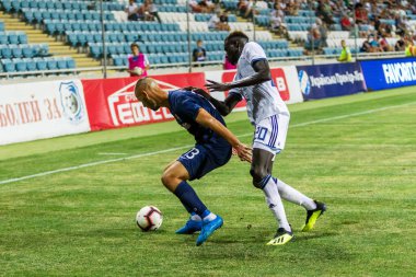 Odessa, Ukrayna - 3 Ağustos 2018: duygusal futbol taraftarları destek ekibi stadyumunda futbol kulübü Djurgardens Eğer İsveç oyun Uefa Avrupa Ligi oyun sırasında. Kalabalık futbol taraftarları Stadyumu futbol