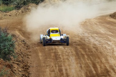 Odessa, Ukrayna - 29 Haziran: Ukrayna Kupası Şampiyonası motocross yarış pisti Zhivagova dağ, Odessa. Yetişkin biniciler ve çocuklar, 29 Haziran 2013 Odessa, Ukrayna