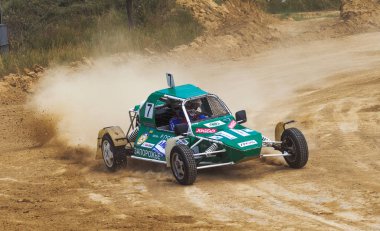 Odessa, Ukrayna - 29 Haziran: Ukrayna Kupası Şampiyonası motocross yarış pisti Zhivagova dağ, Odessa. Yetişkin biniciler ve çocuklar, 29 Haziran 2013 Odessa, Ukrayna