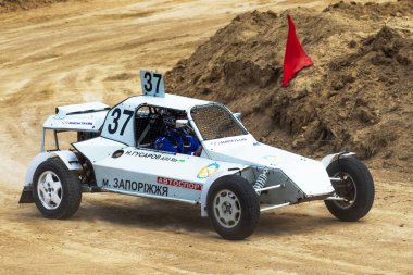 Odessa, Ukrayna - 29 Haziran: Ukrayna Kupası Şampiyonası motocross yarış pisti Zhivagova dağ, Odessa. Yetişkin biniciler ve çocuklar, 29 Haziran 2013 Odessa, Ukrayna