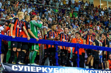 Odessa, Ukrayna - 15 Haziran 2017: Super Bowl Foxtrot. Shakhtar (Donetsk) - Dinamo (Kiev). Şampiyonlar Shakhtar, zafer sevinirler ve ödüllendirici kazandı - ödül Kupası