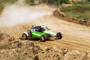 Odessa, Ukrayna - 29 Haziran: Ukrayna Kupası Şampiyonası motocross yarış pisti Zhivagova dağ, Odessa. Yetişkin biniciler ve çocuklar, 29 Haziran 2013 Odessa, Ukrayna