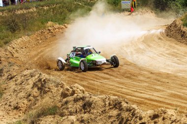 Odessa, Ukrayna - 29 Haziran: Ukrayna Kupası Şampiyonası motocross yarış pisti Zhivagova dağ, Odessa. Yetişkin biniciler ve çocuklar, 29 Haziran 2013 Odessa, Ukrayna