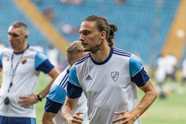 Odessa, Ukrayna - 3 Ağustos 2018: Futbolcular, Fc Djurgardens Eğer İsveç Melkemichel özcan sırasında oyun Uefa Avrupa Ligi 2018 Fc Mariupol (Ukrayna) ile futbol sahada. Futbol oyuncular Tren