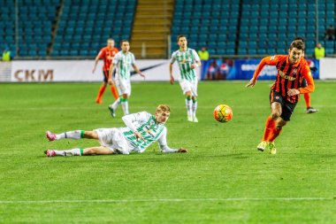 Odessa, Ukrayna - 3 Aralık 2015: Fc Karpaty ve Shakhtar Donetsk Ukrayna Kupası topu için Şampiyonlar Ligi mücadelede bir maçta. Ayrıntı oyunun.