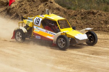 Odessa, Ukrayna - 29 Haziran: Ukrayna Kupası Şampiyonası motocross yarış pisti Zhivagova dağ, Odessa. Yetişkin biniciler ve çocuklar, 29 Haziran 2013 Odessa, Ukrayna