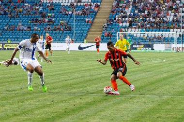 Odessa, Ukrayna - 14 Ağustos 2015: Fc Shakhtar Donetsk ve Fc Dnipro Dnipropetrovsk Ukrayna Kupası maçında top için kavga ediyorlar. Ayrıntı oyunun.