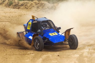 Odessa, Ukrayna - 29 Haziran: Ukrayna Kupası Şampiyonası motocross yarış pisti Zhivagova dağ, Odessa. Yetişkin biniciler ve çocuklar, 29 Haziran 2013 Odessa, Ukrayna