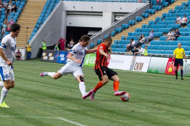 Odessa, Ukrayna - 14 Ağustos 2015: Fc Shakhtar Donetsk ve Fc Dnipro Dnipropetrovsk Ukrayna Kupası maçında top için kavga ediyorlar. Ayrıntı oyunun.