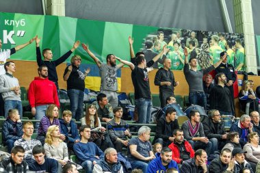 Odessa, Ukrayna - 5 Aralık 2015: Süper Ligi Ukrayna'nın basketbol Derby M.ö. Odessa tarih ve kimyager maçı. Yoğun dramatik an oyun.