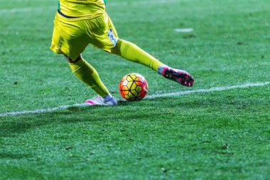 Odessa, Ukrayna - 3 Aralık 2015: Fc Karpaty ve Shakhtar Donetsk Ukrayna Kupası topu için Şampiyonlar Ligi mücadelede bir maçta. Ayrıntı oyunun.