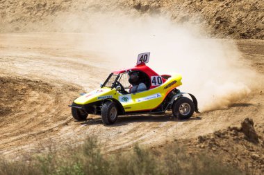 Odessa, Ukrayna - 29 Haziran: Ukrayna Kupası Şampiyonası motocross yarış pisti Zhivagova dağ, Odessa. Yetişkin biniciler ve çocuklar, 29 Haziran 2013 Odessa, Ukrayna