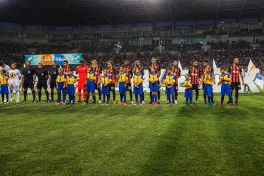 Odessa, Ukrayna - 21 Temmuz 2018: Fc Shakhter'ın futbol takımı açılış töreninde Ukrayna Super Kupası Finalleri. Futbol sahası geçit açma sırasında futbol takımı