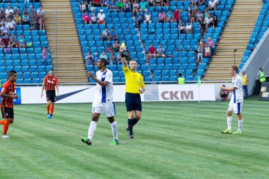 Odessa, Ukrayna - 14 Ağustos 2015: Fc Shakhtar Donetsk ve Fc Dnipro Dnipropetrovsk Ukrayna Kupası maçında top için kavga ediyorlar. Ayrıntı oyunun.