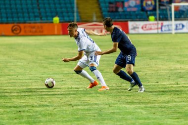 Odessa, Ukrayna - 3 Ağustos 2018: duygusal futbol taraftarları destek ekibi stadyumunda futbol kulübü Djurgardens Eğer İsveç oyun Uefa Avrupa Ligi oyun sırasında. Kalabalık futbol taraftarları Stadyumu futbol