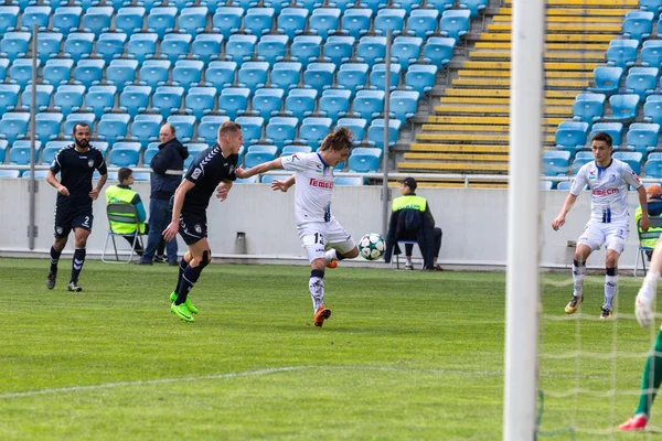 Odessa, Ukrayna-17 March2018: Ukrayna Premier Ligi takımları arasında futbol maçı Şampiyonlar Chernomorets (Odessa) ve çelik. Açılış Şampiyonası, beraberlik, geçit töreni, tekme kapıdan