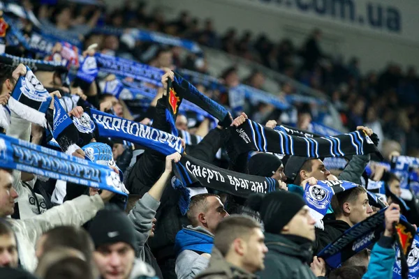 Odessa, Ukrayna - 20 Şubat: Fanlar ve Fc Chernomorets Odessa destekçileri Olympique Lionnais karşı maç sırasında destek takım, 20 Şubat 2014 yılında Odessa
