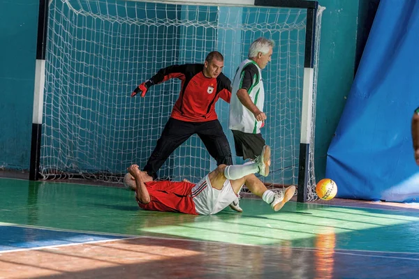 オデッサ ウクライナ 2016 スポーツ 選手の退役軍人の間でミニ サッカー ウクライナ カップ ゲーム フットサル選手権ポイントします — ストック写真