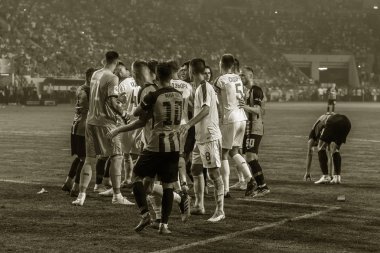 Odessa, Ukrayna - 21 Temmuz 2018: Ukrayna Super Kupası maç sırasında Fc Dinamo Kiev ve Shakhter Donetsk futbolcular kendi aralarında holigan kavga futbol sahasına düzenledi