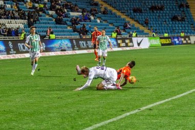 Odessa, Ukrayna - 3 Aralık 2015: Fc Karpaty ve Shakhtar Donetsk Ukrayna Kupası topu için Şampiyonlar Ligi mücadelede bir maçta. Ayrıntı oyunun.