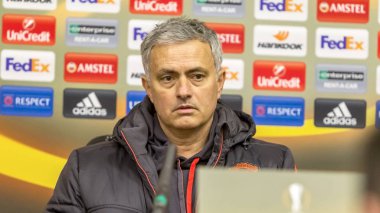 Odessa, Ukrayna - 7 Aralık 2016: baş antrenör, Manchester United Fc Yöneticisi Jose Mourinho oyun Uefa Europea Ligi Fc Zarya Lugansk karşı önce basın toplantısında. basın toplantısı Jose Mourinho        