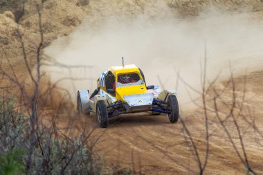 Odessa, Ukrayna - 29 Haziran: Ukrayna Kupası Şampiyonası motocross yarış pisti Zhivagova dağ, Odessa. Yetişkin biniciler ve çocuklar, 29 Haziran 2013 Odessa, Ukrayna