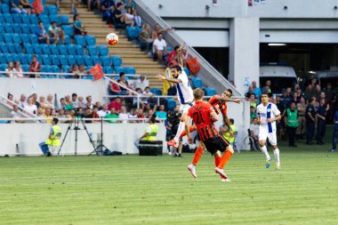 Odessa, Ukrayna - 14 Ağustos 2015: Fc Shakhtar Donetsk ve Fc Dnipro Dnipropetrovsk Ukrayna Kupası maçında top için kavga ediyorlar. Ayrıntı oyunun.
