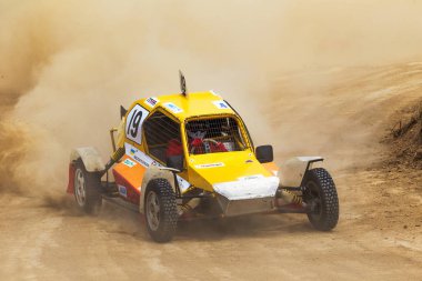 Odessa, Ukrayna - 29 Haziran: Ukrayna Kupası Şampiyonası motocross yarış pisti Zhivagova dağ, Odessa. Yetişkin biniciler ve çocuklar, 29 Haziran 2013 Odessa, Ukrayna