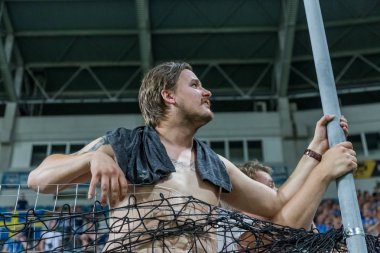 Odessa, Ukrayna - 3 Ağustos 2018: duygusal futbol taraftarları destek ekibi stadyumunda futbol kulübü Djurgardens Eğer İsveç oyun Uefa Avrupa Ligi oyun sırasında. Kalabalık futbol taraftarları Stadyumu futbol