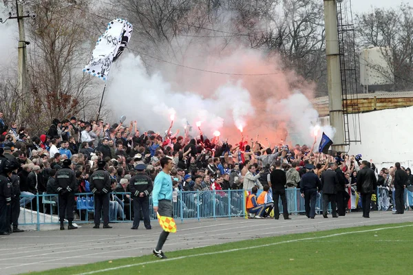 오데사 우크라이나 2010 Ultras 감정적인 Chernomorets 클럽에 경기장에 불꽃놀이와 — 스톡 사진