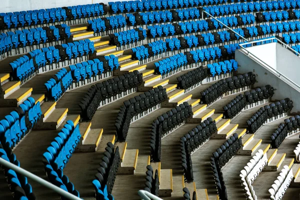 Prázdné Staré Plastové Židle Stadionu Počet Prázdných Míst Malé Starého — Stock fotografie